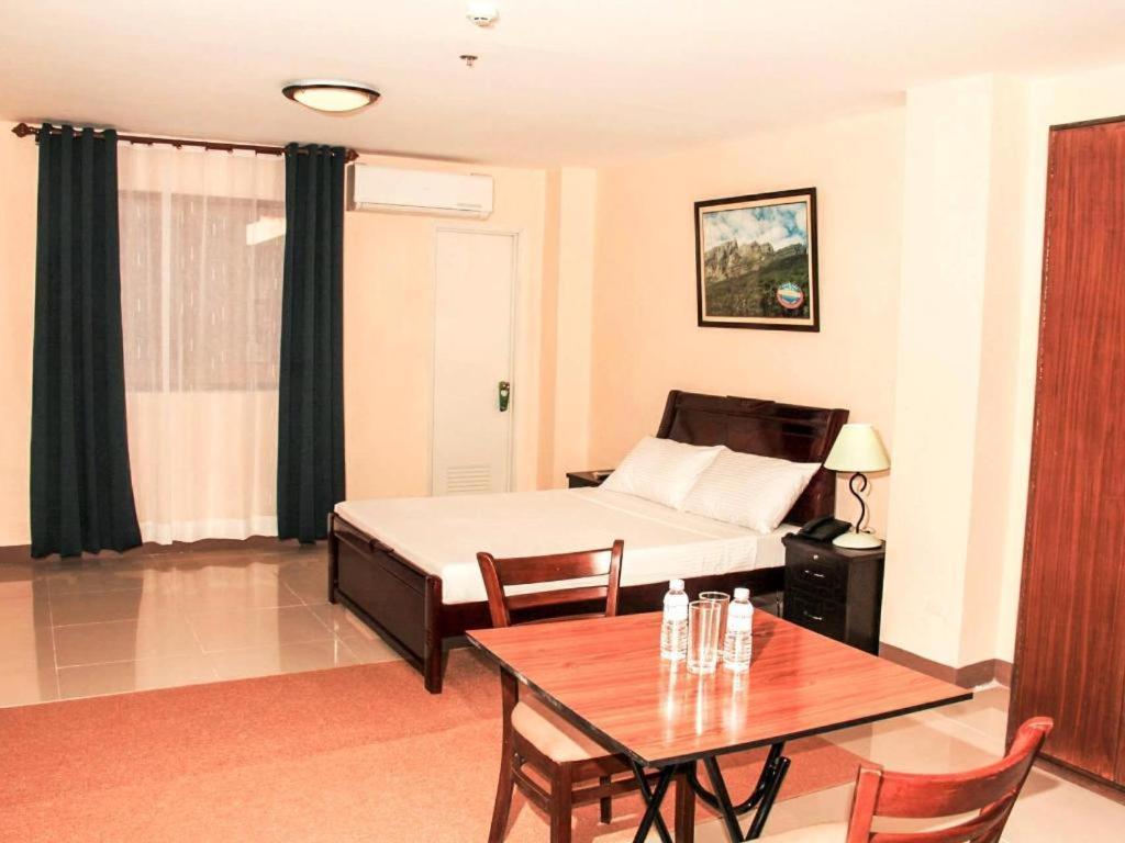 Time Travellers Hotel Manila Eksteriør bilde